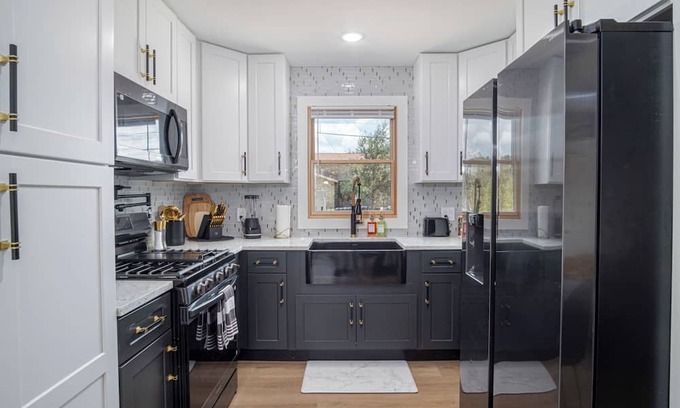 Eastside Promise Neighborhood House | Stylish Stay With Unforgettable Downtown Views!