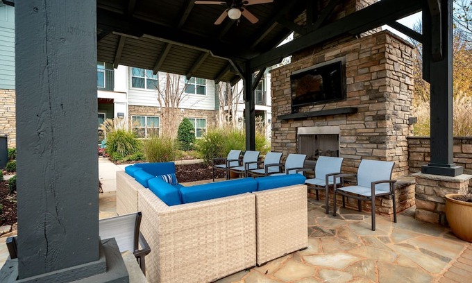 Paw Creek Apartment | Northlake Apartments By Landing