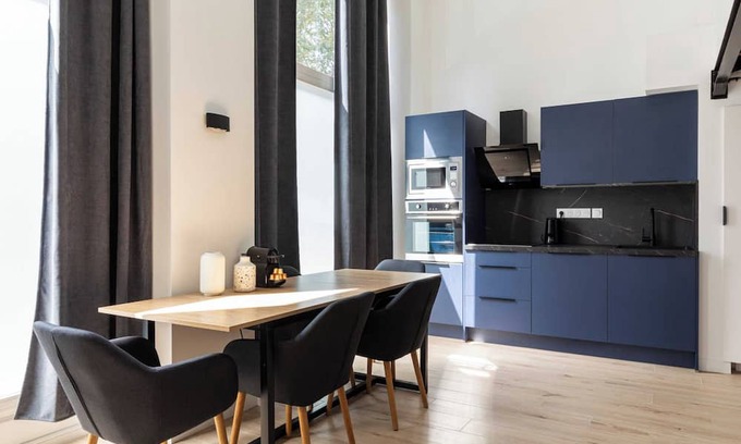 Lyon City Centre Apartment | Dify Mazenod - Prefecture