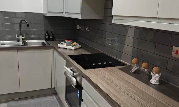Leicester City Centre Apartment | Modern 1Br Sleeps3 - City Centre Location