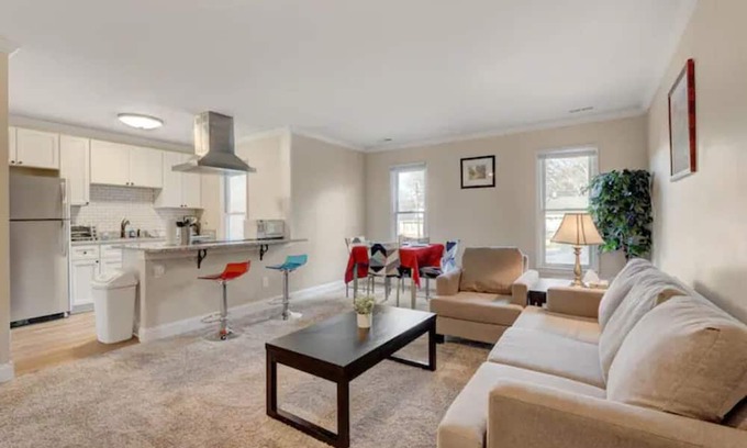 Durham Apartment | Tiger Lilly - Duke & Downtown 2 Bedroom Apts by Quantum Suites
