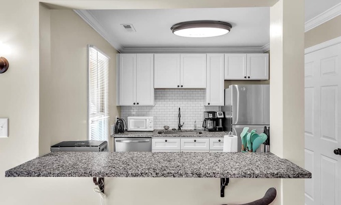 Durham Apartment | Duke Thornapple 2br At&t Fiber 2 Bedroom Apts by Quantum Suites