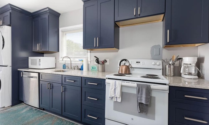 Villas House | Pet-friendly 2-bedroom house in Lower Township with WiFi and AC
