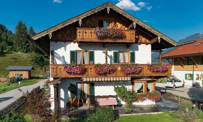 Wallgau Apartment | "No. 5" double room with shower, WC - Neuner, Gästehaus Ulrich