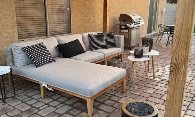Canyon Trails House | Cozy Remodeled Homenn
