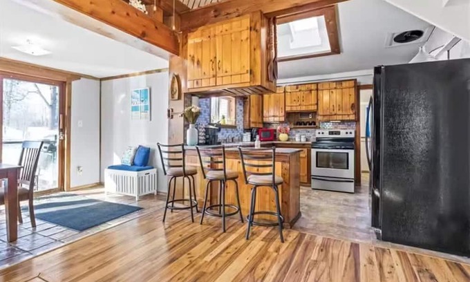 Town of Richmond Cottage | Honeoye Happiness Year Round Lake View/Access 3 BR