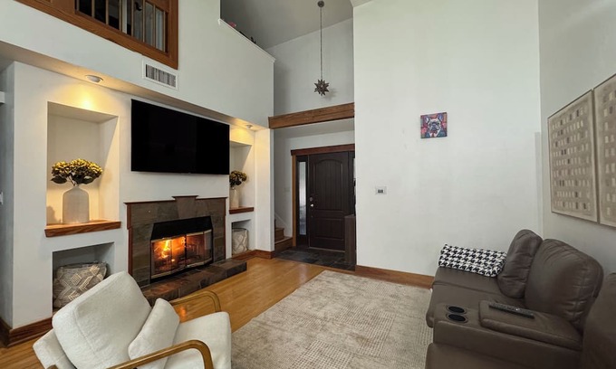 Tallahassee House | Spacious 4-bedroom house with WiFi, AC in fantastic Tallahassee