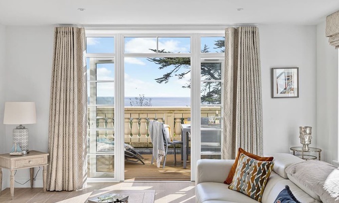 Carlyon Bay Apartment | Luxury for 6 near Fowey & Eden Project - Beach & Golf