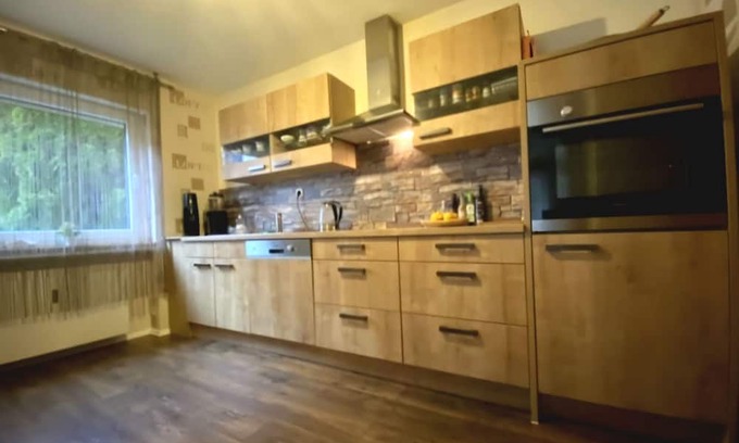 Marburg Apartment | Marburg Apartment relaxed Erwin in a quiet location on the edge of the forest with balcony