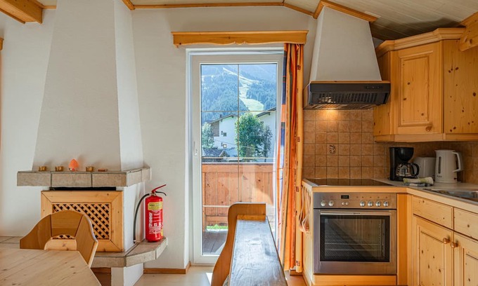 Brixen im Thale Apartment | Cosy holiday flat with balcony