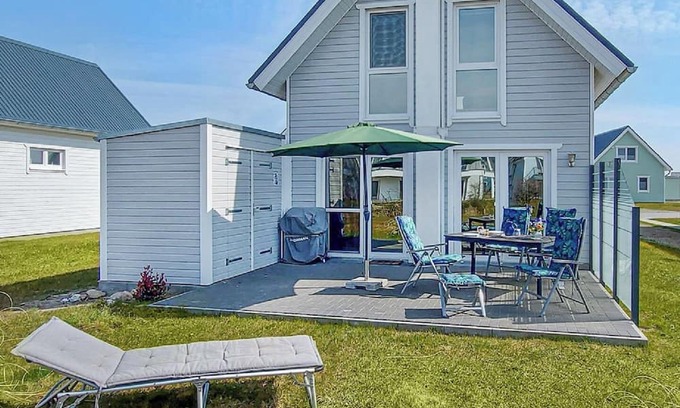 Olpenitz House | Anchorage - infrared sauna, fireplace, shower, bathtub, terrace, parking space