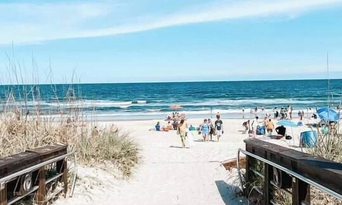 North Carolina Coast House | High Tide at CB - 75 steps to Beach Access