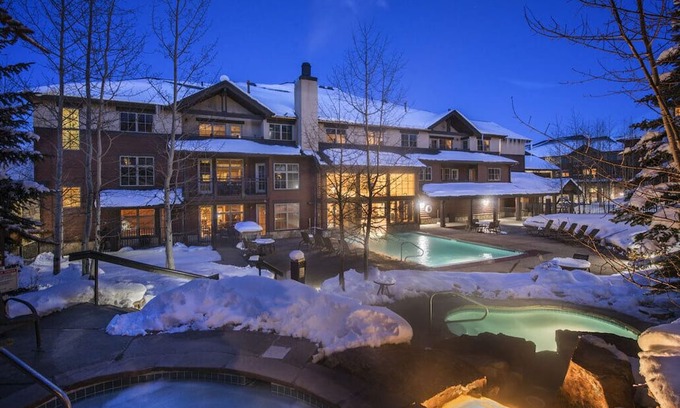 Four O'Clock Condo | Super Bowl week Ski-in/Ski-out Suite 5 Star Grand Timber Breckenridge