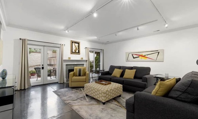 Broadmoor Apartment | Charming 2-bedroom apartment nestled in nature behind the Broadmoor Hotel.