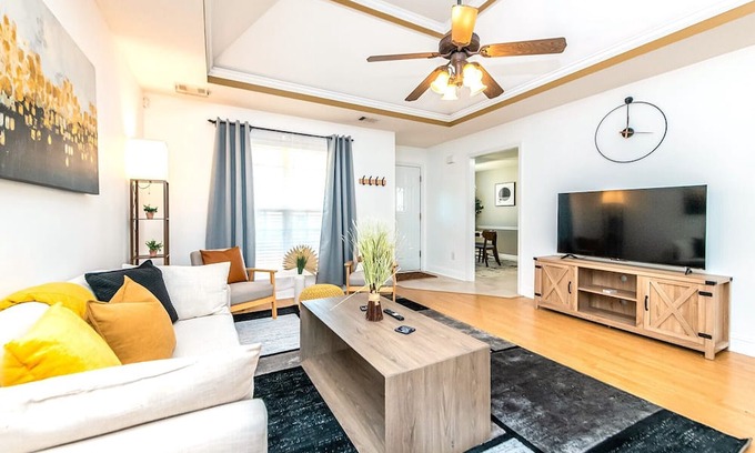 Warner Robins House | Cozy Serenity-Entire Home at Warner Robins
