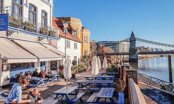 Hammersmith and Fulham Apartment | Wonderful 3-bedroom apartment in Hammersmith, London. 5 mins to tube and Thames