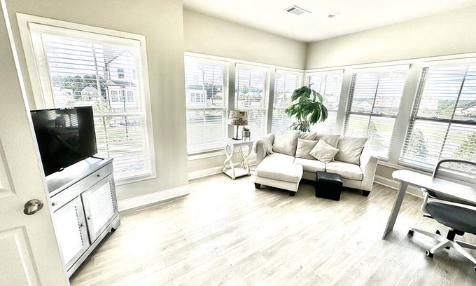 Buford House | Spacious 5-bedroom house in wonderful Buford/Dacula