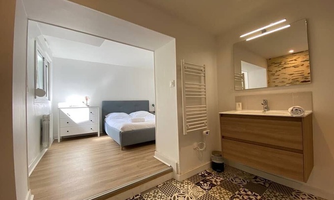 Saint-Serge Apartment | Casa Jardin des Plantes : New flat -Calm