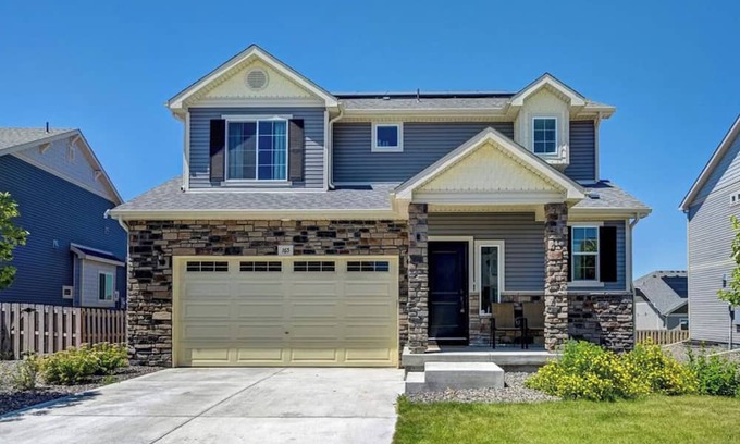 Aurora House | Elegant and Immaculate 3,260 Sq.ftnHome in Adonea, Aurora with Free WiFi and AC.