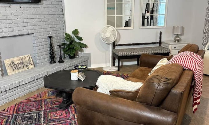 Hattiesburg House | Spacious luxury 1 BR Getaway Near USM, Midtown