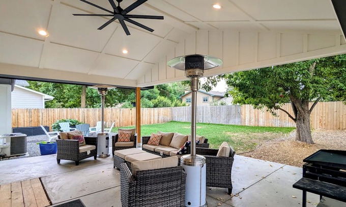 Fort Collins House | Spacious 5-bedroom house in fantastic Fort Collins with AC, WiFi
