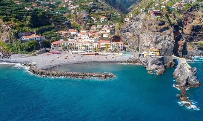 Ponta do Sol Apartment | Modern Tropical Hideaway by LovelyStay