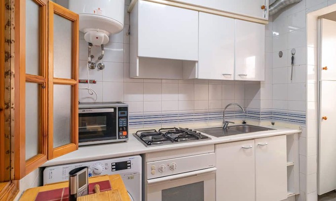 Roquetas de Mar Apartment | Enjoy a wonderful holiday by the sea in this holiday apartment with pool access.