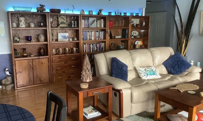 Ketchikan House | Cozy 3-bedroom house in fantastic Ketchikan with WiFi and view of Clover Island
