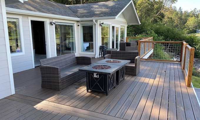 Coupeville House | Penn Cove and Mount Baker views. 3-bedroom home.