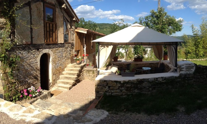 Varen House | Location DE Vacances Gite Dans UN Ancien Four A Pain DU Xviiième Siècle