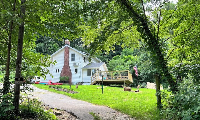 Dowagiac House | Peaceful & relaxing house by the lake.