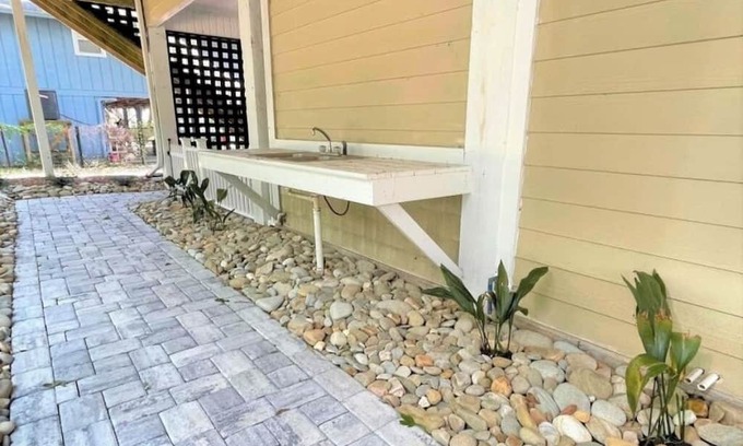 Edisto Island House | The Marianne @ Edisto! Skip & a Jump to the Beach!