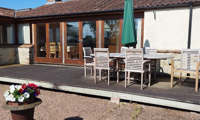 Henlade Cottage | Peaceful and stylish Cottage near Taunton Somerset