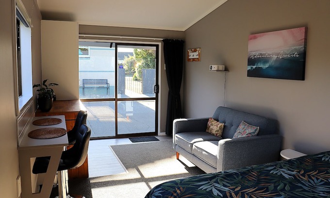 Waimate House | Private & comfortable guest space