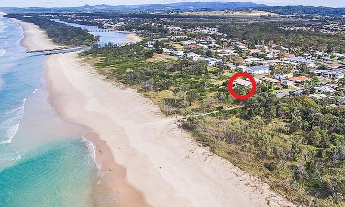 Pottsville House | Surfside Pottsville - Absolute beachfront house with private beach access