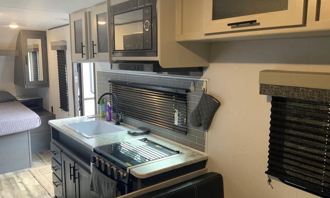 Fort Walton Beach House | Cozy RV with WiFi and AC in Welcoming Fort Walton Beach