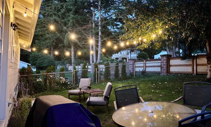 Edgemoor House | The Nest on Hawthorne- Charming 2BR in Fairhaven