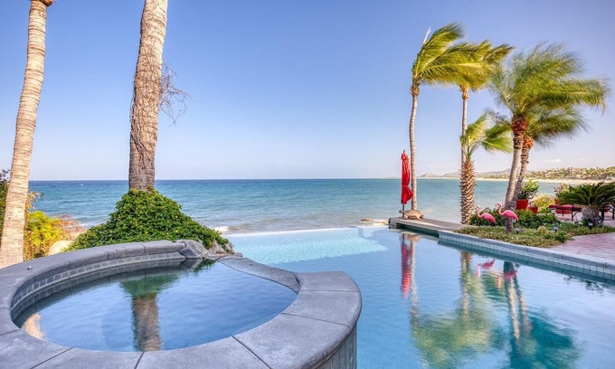 Buenavista House | Beachfront 2 BR Home w/pool