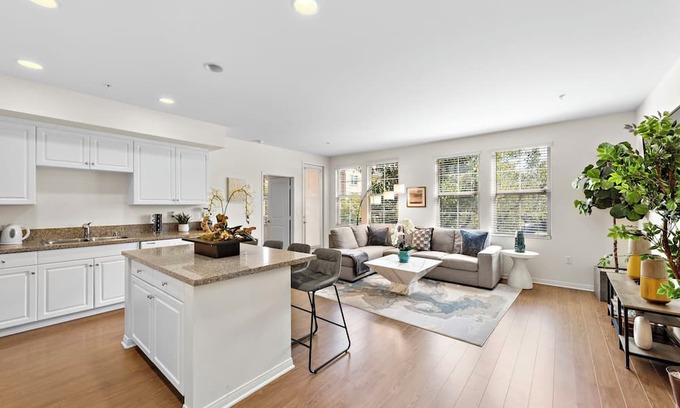 Tustin Apartment | Luxurious 2Bed 2 Bath Beauty near Irvine Spectrum. Centrally located!