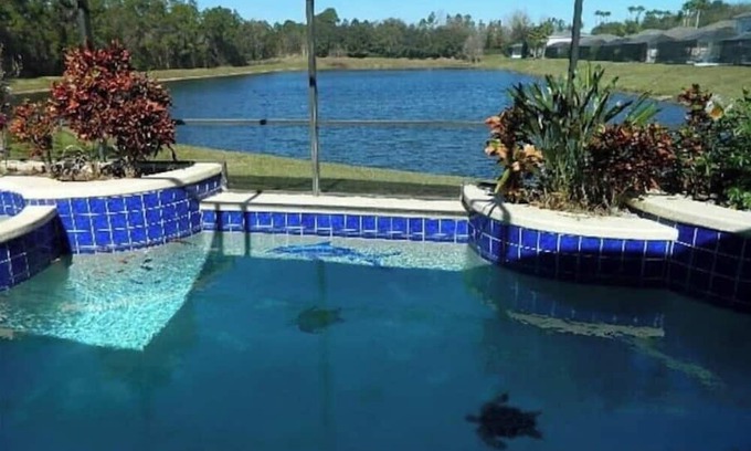 Sunset Lakes Villa | AVH2909SVC 4 bed 3.5 bath, 2 masters and lake view