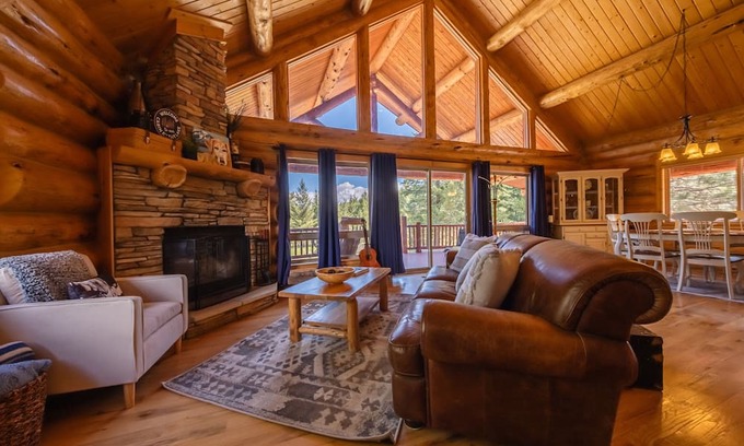 Rexford Cabin | Maggie’s Cabin – Secluded 3 BDR, w/optional boat rental