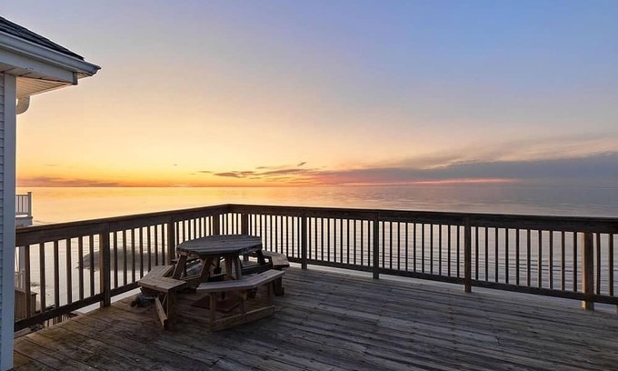 Green Creek House | Stunning View, Villa on the Beach