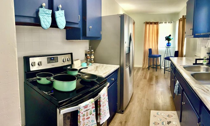 West Akron House | Glamorous 3-bedroom house with WiFi, AC in fabulous Akron