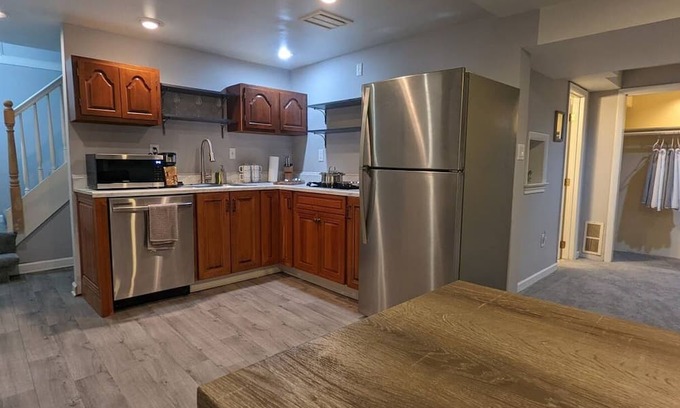 College Park Apartment | This duplex is a 1 bedroom(s), 1 bathrooms, located in College Park, MD.