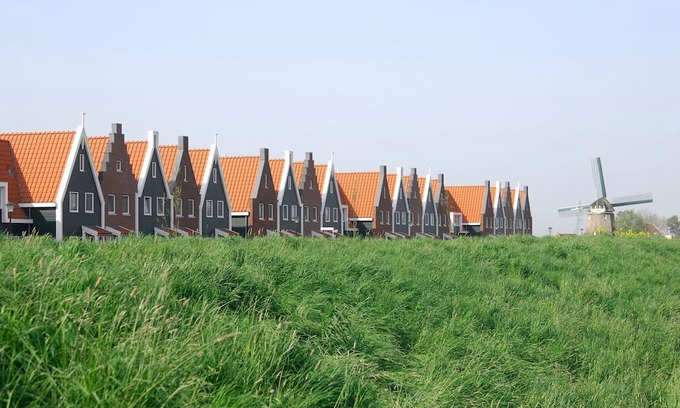 Volendam Apartment | Nice Hotel Room Only 1 km From Volendam Centre