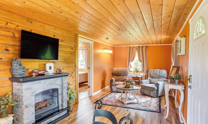 Water Valley House | Cozy Water Valley Home w/ Yard & Fire Pit!