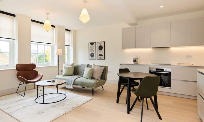 St. Dunstan's Apartment | The East London Mile Secret - Charming 1bdr Flat