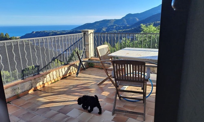 Castellar House | Location Vacance Entre Montagne et mer