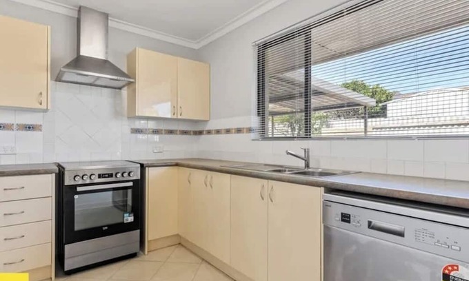 Balga House | Short term rental Girrawheen