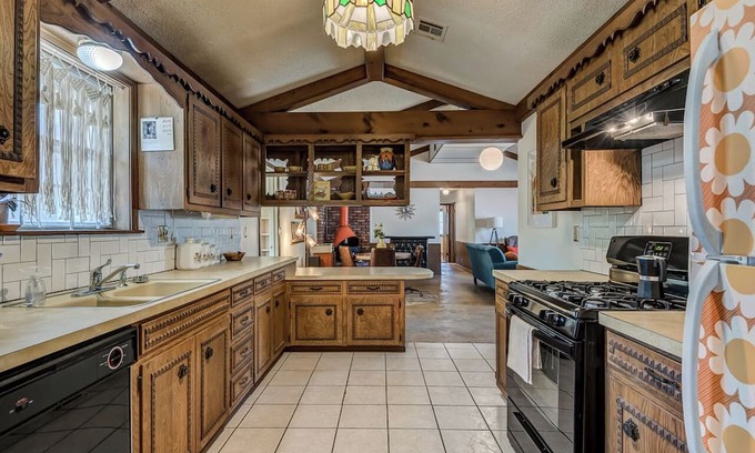 Stillwater House | That 70's House minutes from OSU